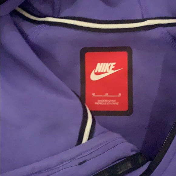 Nike sidezip hoodie. - Picture 2 of 3